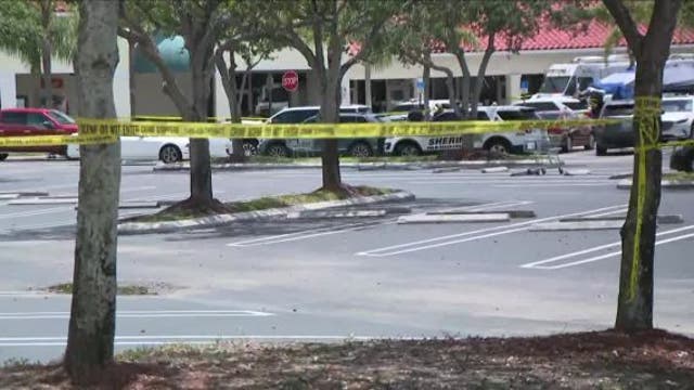 Police: No known motive after man fatally shoots woman, child at Publix in Florida