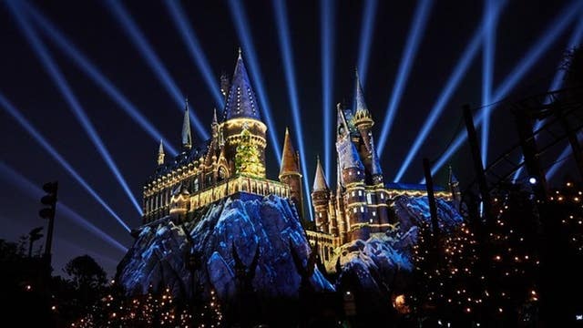 Universal Orlando announces dates for 2021 holiday celebration