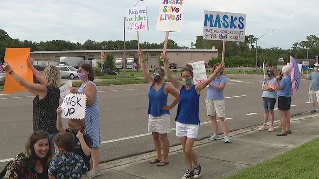 Parents rally for, against mask mandates ahead of Lake County School Board meeting