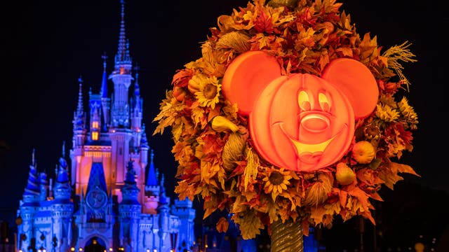 PHOTOS: Fall begins at Walt Disney World's Magic Kingdom