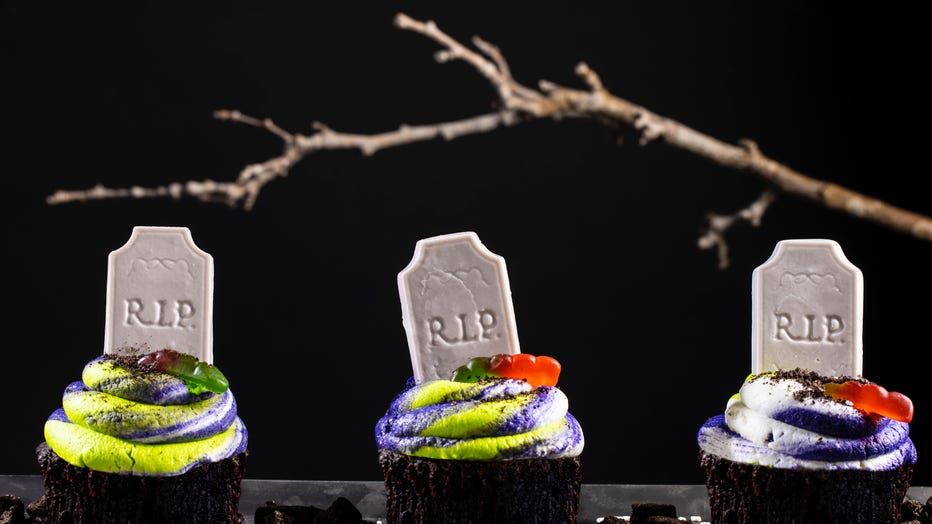 Graveyard-Cupcake.jpg