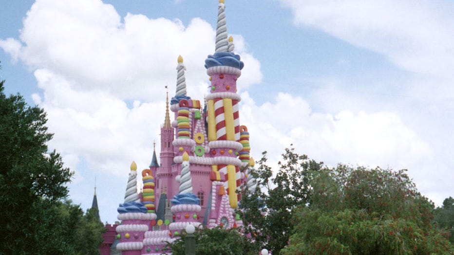 DISNEY-PARKS-BLOG-castle-birthday-cake.jpeg