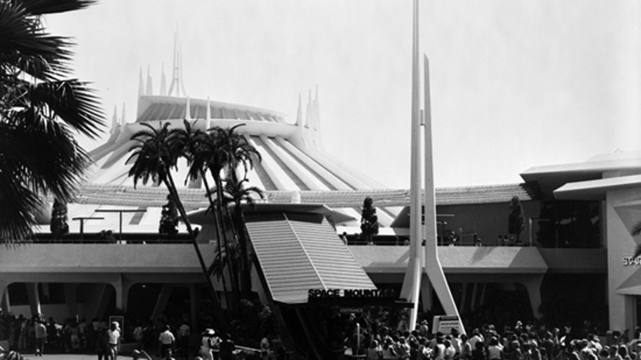 DISNEY-space-mountain-cali-2.jpeg