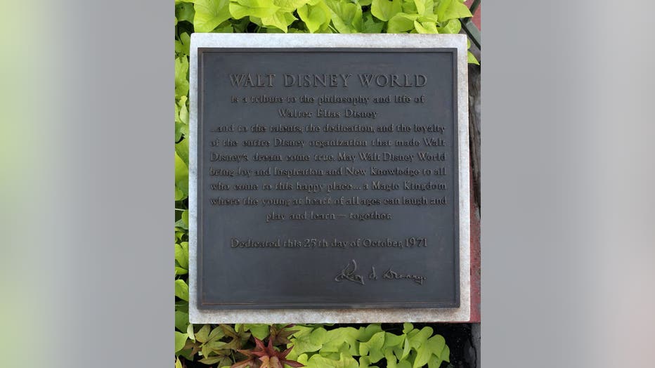 DISNEY-PARKS-BLOG-plaque-dedication-day-102521.jpeg