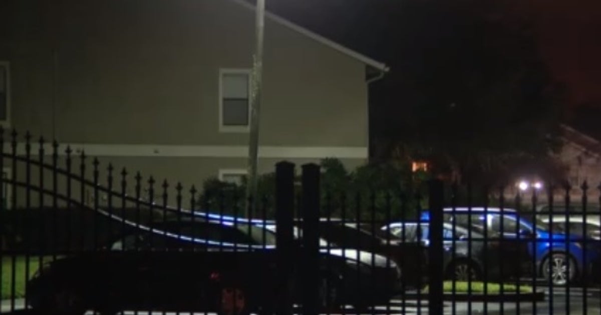 Man critical after being shot at Orange County apartment complex ...