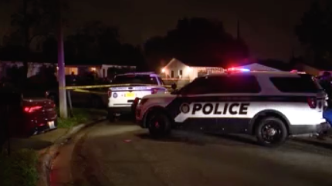 Gunman on the run after man, 30, shot dead near Orlando school - Vimarsana News