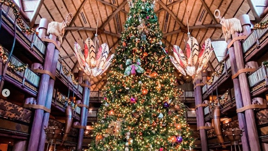 e772652c-Disney-Christmas-tree.jpg