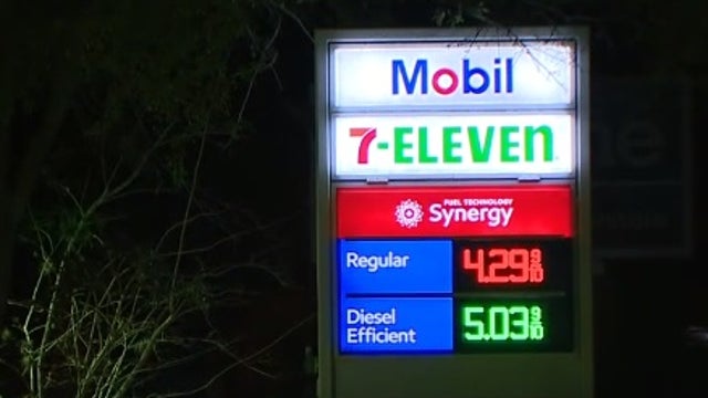 Florida gas prices drop again: Where to get gas under $4 a gallon