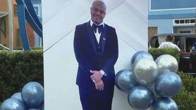 Gunman remains at large after deadly shooting at packed Melbourne bar