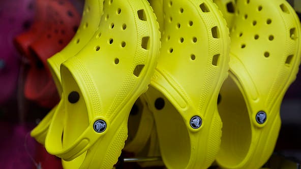free clogs for healthcare workers