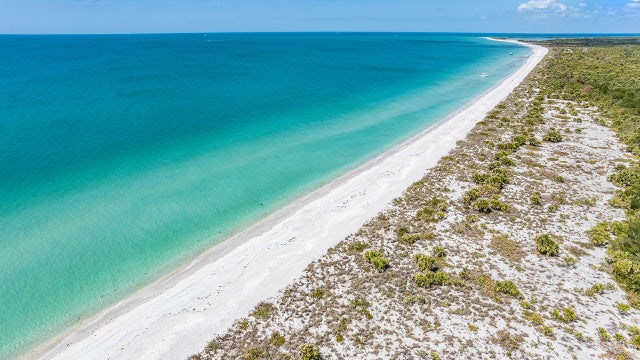 Gov. DeSantis signs visit Florida extension during Ocala stop