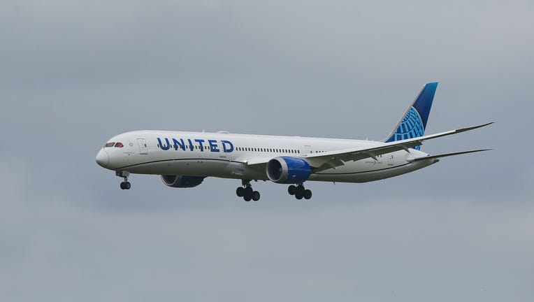 e2c78cf6-United Airlines Boeing 787-10