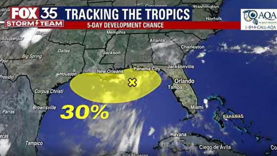 Hurricane center monitoring system near Florida