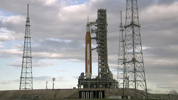 Artemis I moon rocket will remain on launchpad and ride out Nicole's impacts, NASA says