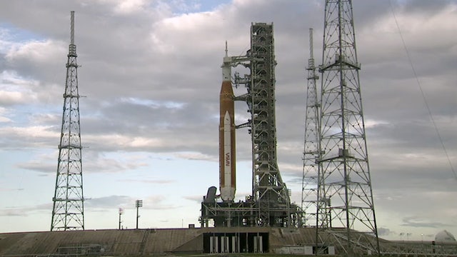 Artemis I moon rocket will remain on launchpad and ride out Nicole's impacts, NASA says