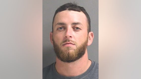 Florida man facing 17 counts of possessing child pornography, sheriff's office says