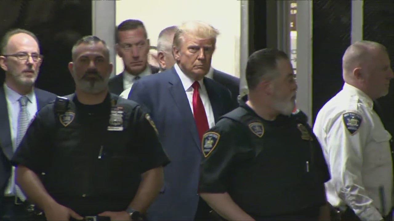 Trump inside NYC courtroom for arraignment - Vimarsana News