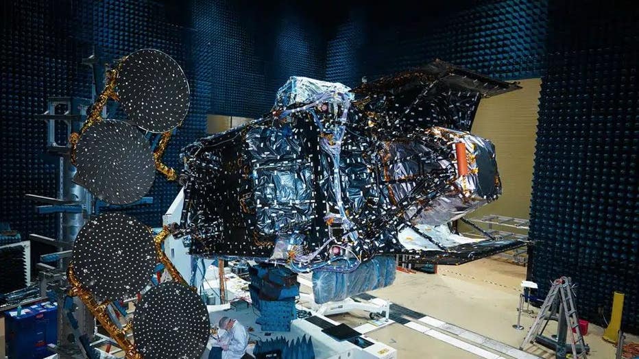 Intelsat-IS-40e.jpg